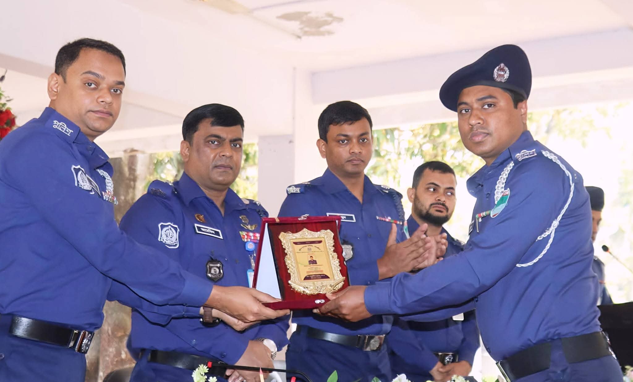 কালিগঞ্জ থানার কনস্টেবল আসাদুজ্জামান পেলেন জেলা পুলিশের বিশেষ সম্মাননা