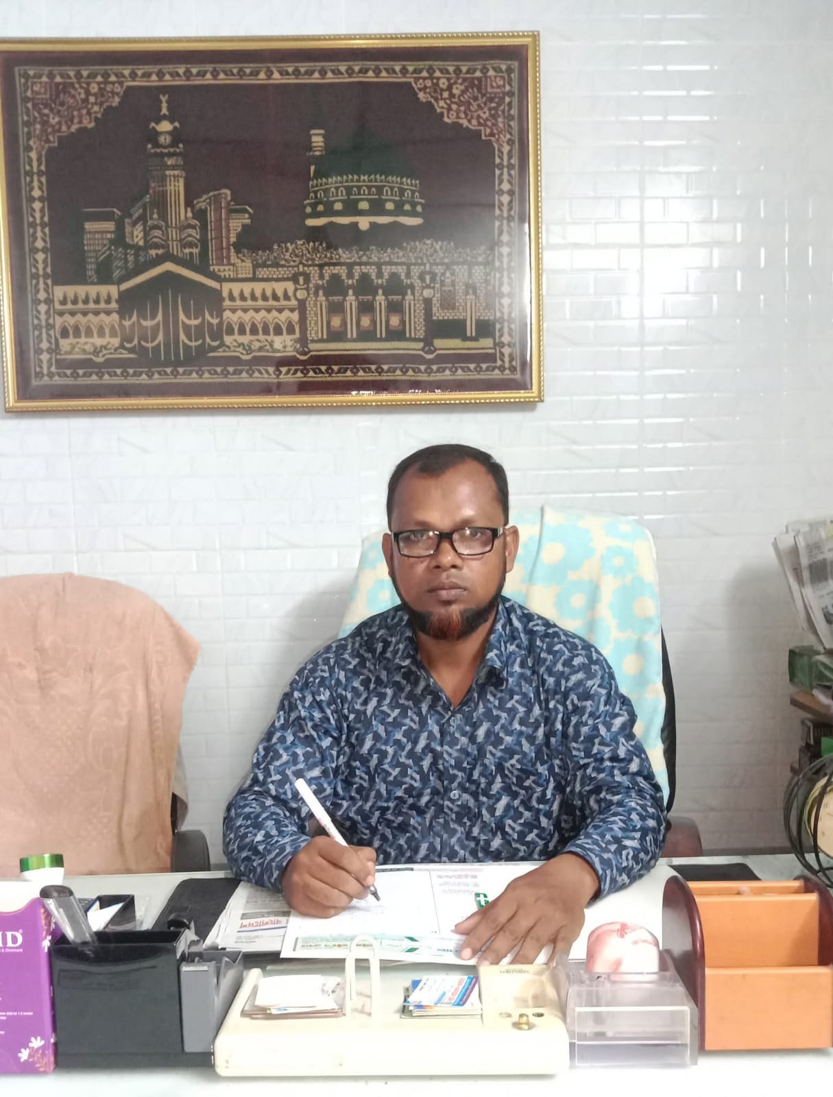 সাতক্ষীরায় ‘পাইলস ডক্টর’ বিতর্ক: বৈধতা ও নজরদারির প্রশ্ন সামনে