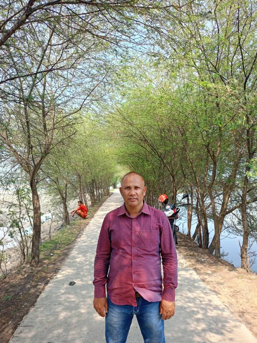 প্রসেস সার্ভেয়ার গফুরের ঘুষ বাণিজ্য! সদর পাটকেলঘাটা ছাপিয়ে কলারোয়া ভূমি অফিসে!