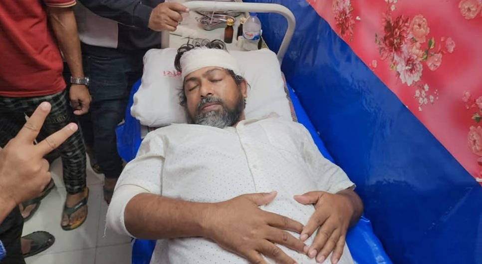 শ্যামনগর প্রেসক্লাবে ঢুকে সভাপতির ওপর হা/ম/লা, সাংবাদিক মহলে ক্ষোভ