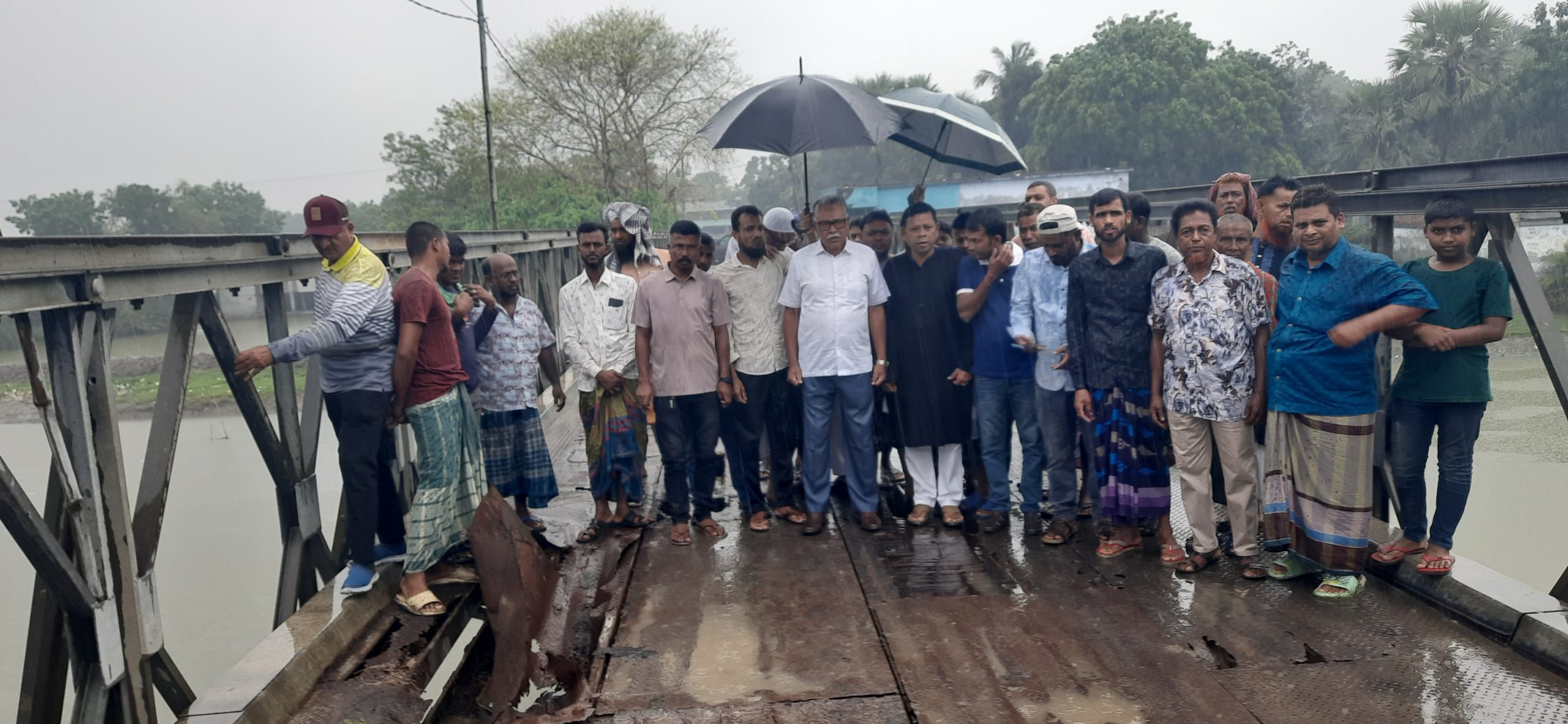 এমপি না হয়ে ও শাখরা-কোমরপুর ব্রিজ সংস্কারের নির্বাচনী প্রতিশ্রুতি রাখলেন আব্দুর রউফ