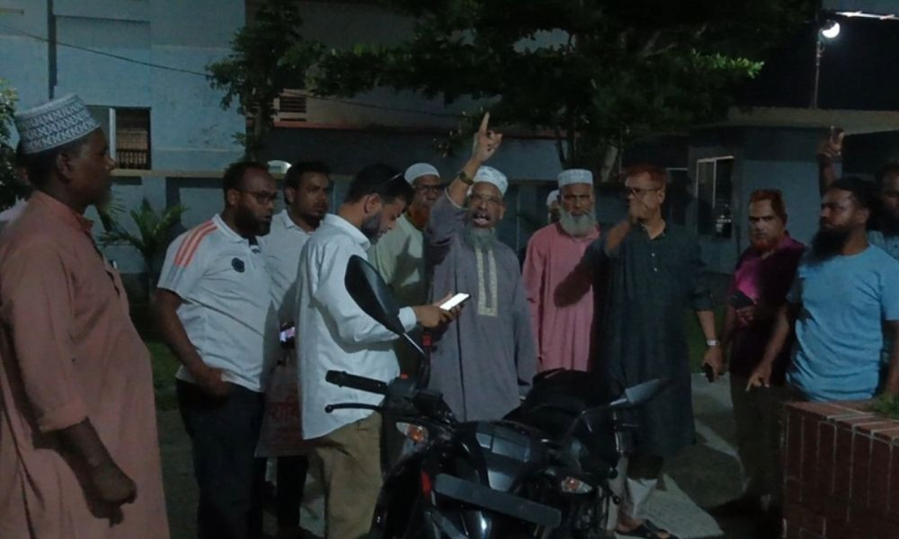 আ. লীগের হামলায় গুরুতর আহত জামায়াত নেতা, থানায় এমপির বিক্ষোভ
