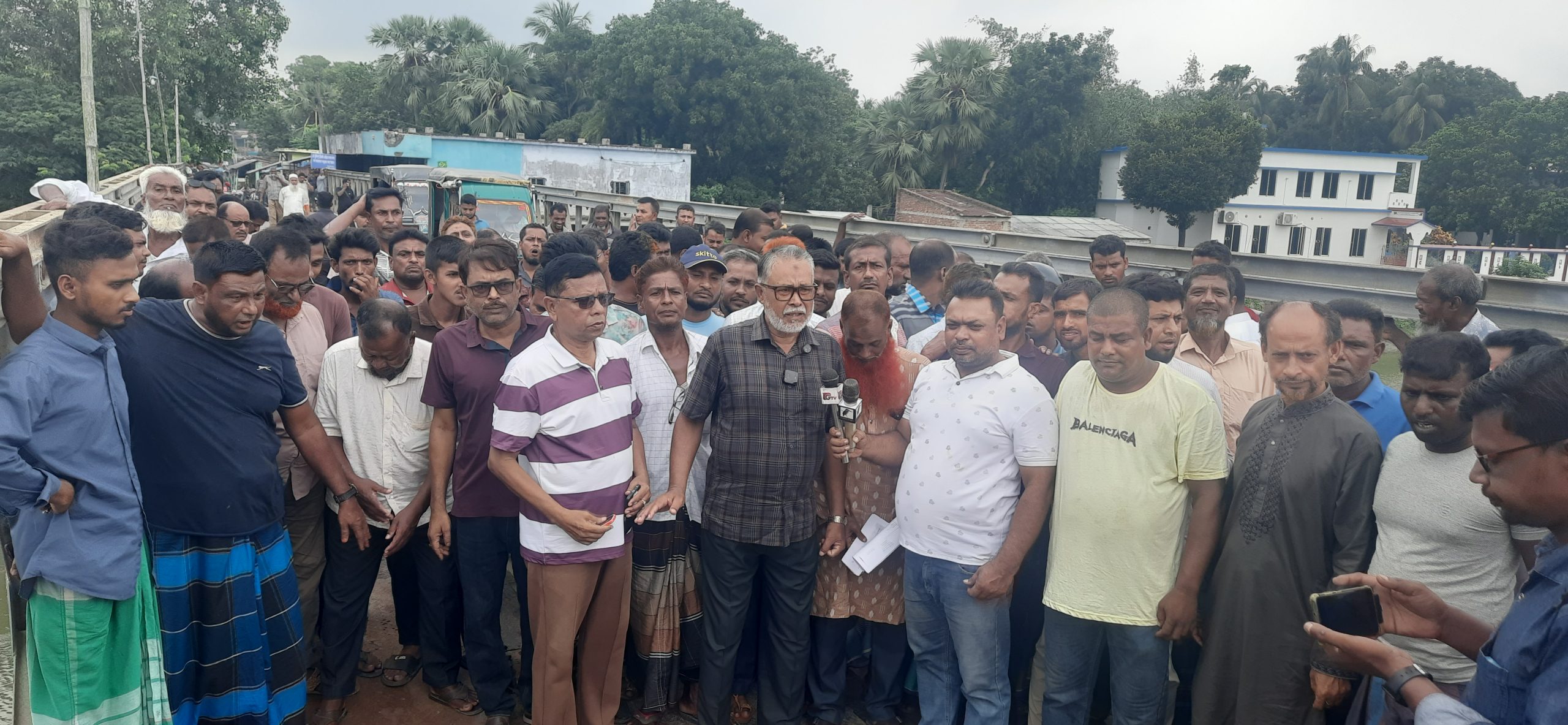 আগামী ১ মাসের মধ্যে জনদুর্ভোগ লাঘবে শাখরা ব্রিজ সংস্কার কাজ শুরু হবে ইনশাআল্লাহ : আব্দুর রউফ