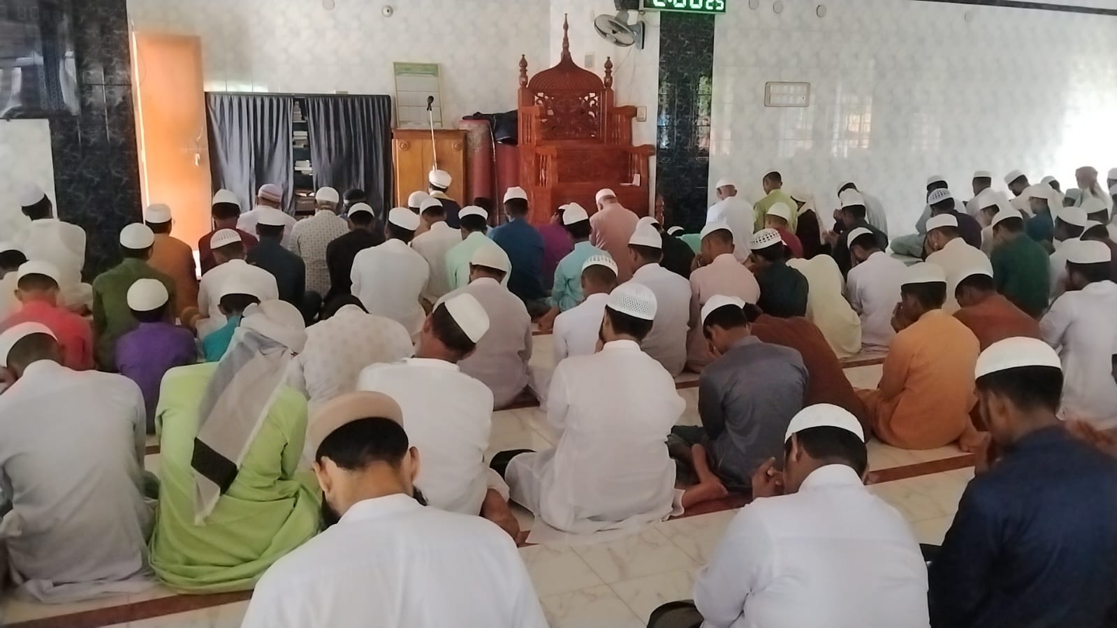 জুলাই গণঅভ্যুত্থানের শহীদদের স্মরণে সাতক্ষীরা জেলা ছাত্রদলের দোয়া মাহফিল