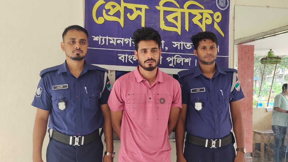 শ্যামনগরে বিজিবি সদস্যের বাড়িতে চুরি: র‍্যাবের হাতে গ্রে/ফ/তার আসামির জন্য রাজনৈতিক তদবির!