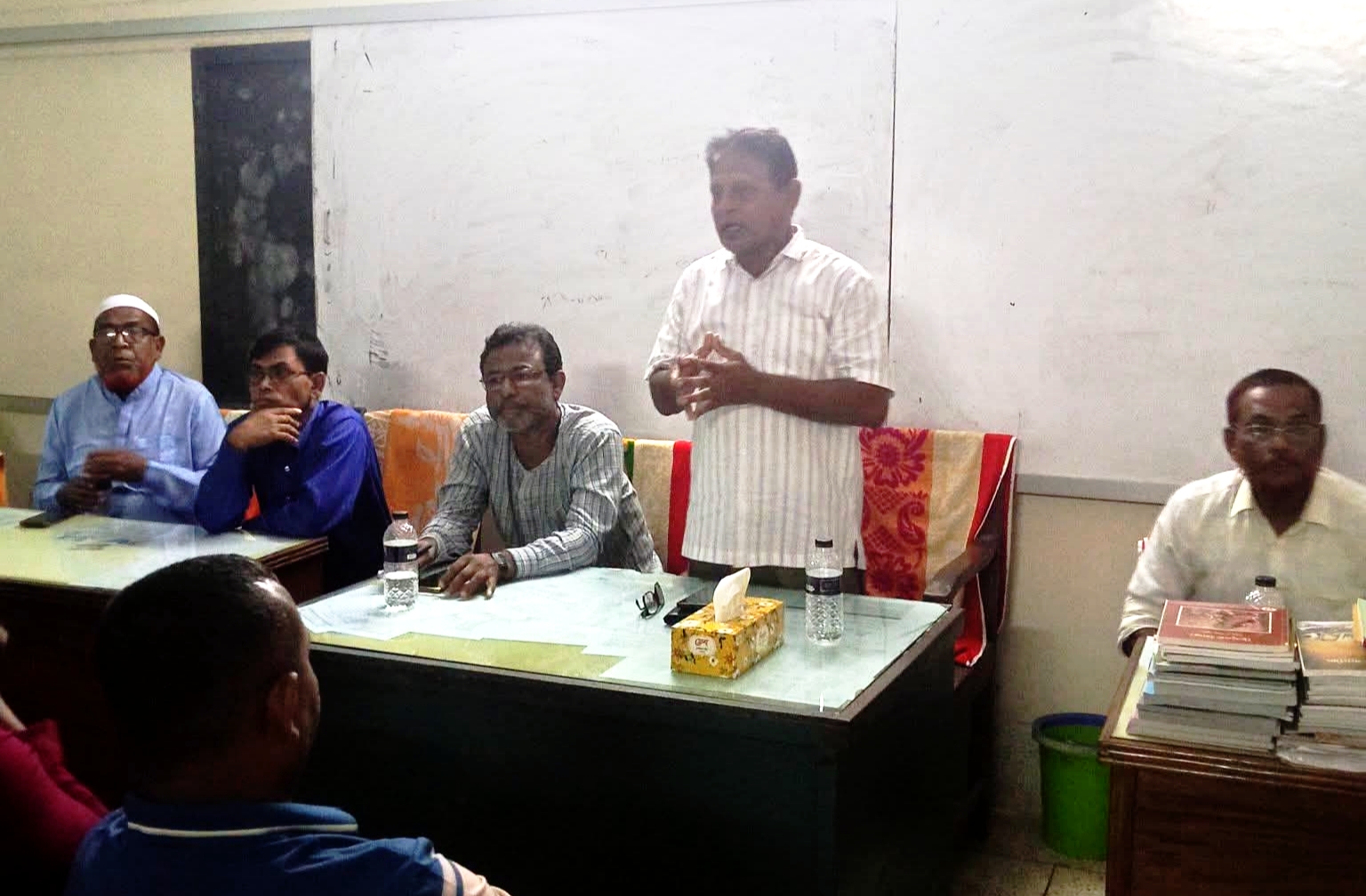 বহেরা এ.টি.মাধ্যমিক বিদ্যালয়ের অ্যাডহক কমিটির সভাপতি এ্যাডঃ জাহাঙ্গীর কবির বাবুকে সংবর্ধনা 