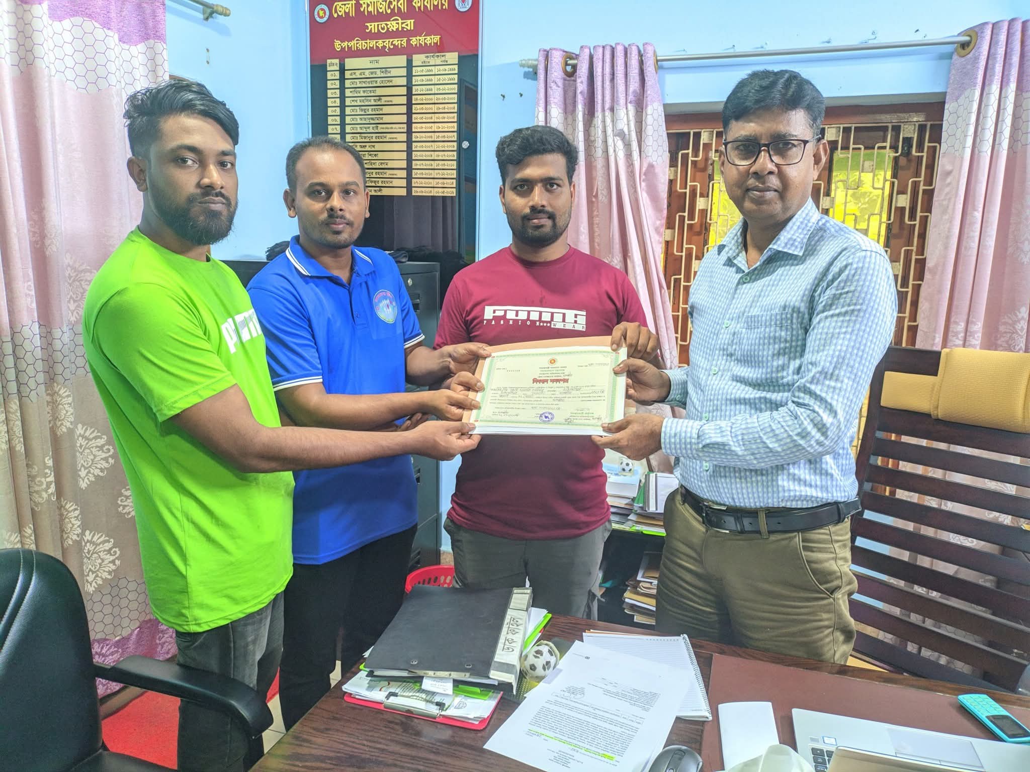 আমাদের টিম একটি মানবিক পরিবার’ পেল জেলা সমাজসেবা কার্যালয়ের প্রাতিষ্ঠানিক স্বীকৃতি