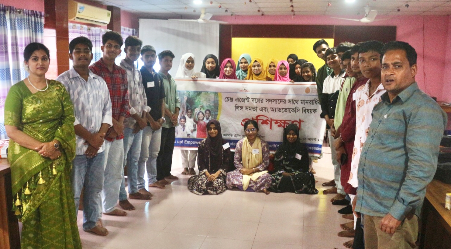 সাতক্ষীরায় ব্রেকিং দ্য সাইলেন্স’র উদ্যোগে ৩দিনব্যাপী প্রশিক্ষণ অনুষ্ঠিত