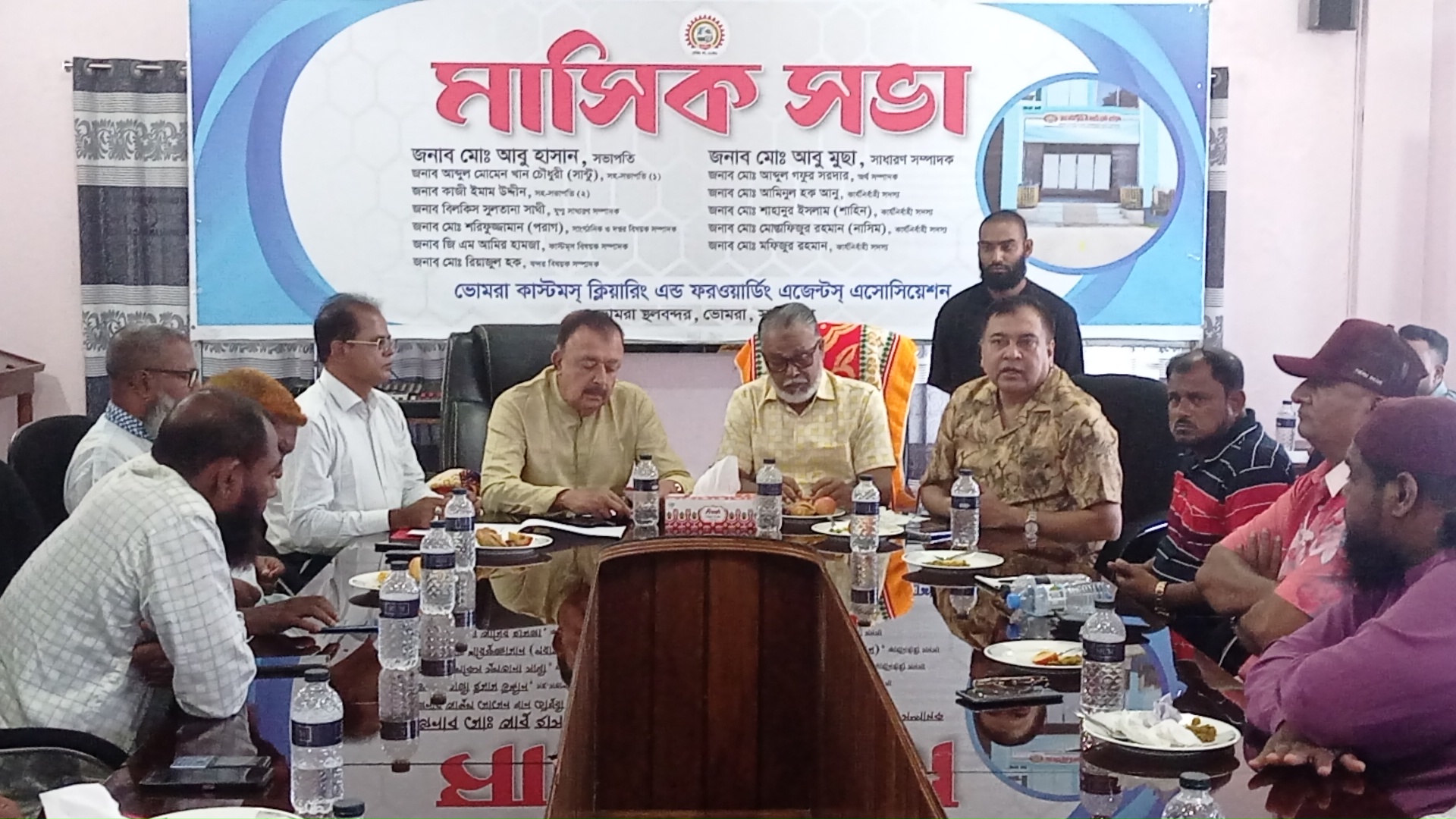 ভোমরা স্থলবন্দরের যানজট নিরসনকল্পে যৌথ আলোচনা সভা
