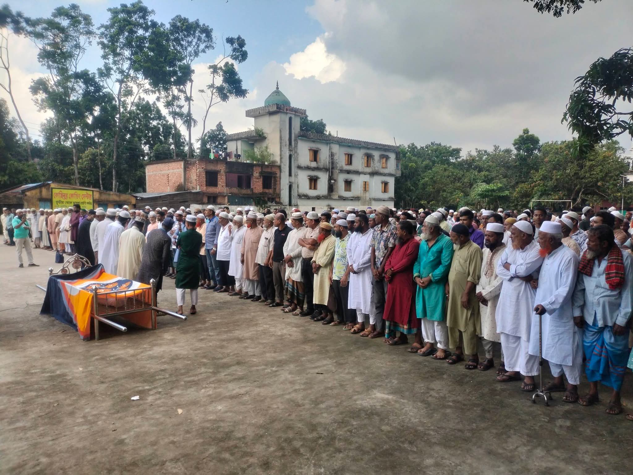 সাতক্ষীরার কামালনগর গোরস্থানে চিরনিদ্রায় শায়িত সাংবাদিক শেখ আব্দুল আলীম