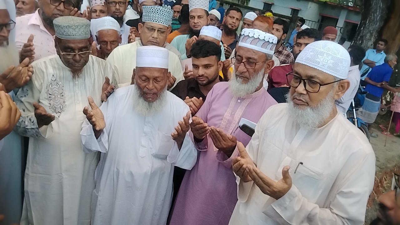 ধুলিহর-ব্রহ্মরাজপুরে ৯১৫ মিটার সড়কের উন্নয়নকাজ উদ্বোধন করলেন এমপি আব্দুল খালেক