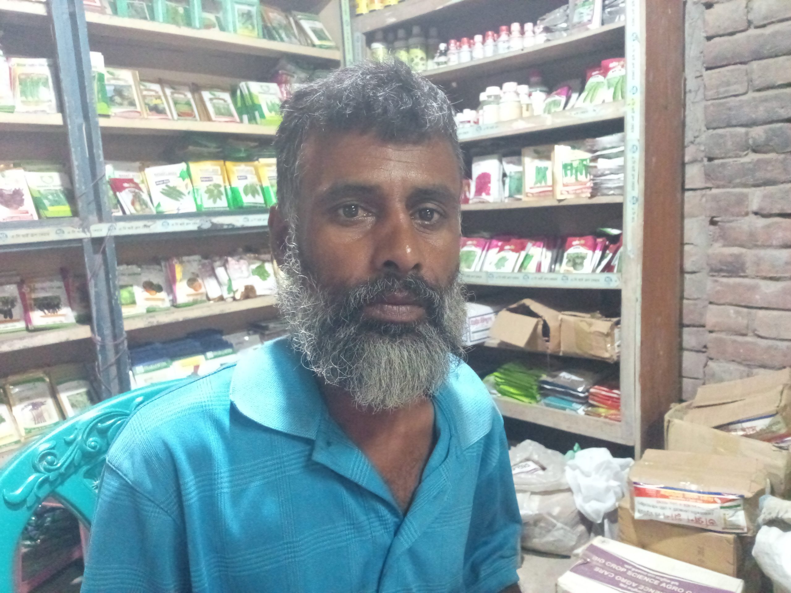 গাছ থেকে পড়ে কর্মক্ষমতা হারিয়ে মানুষের দ্বারে দ্বারে ঘুরছেন মান্নু, স্বাবলম্বী হতে চান একটি অটোভ্যান