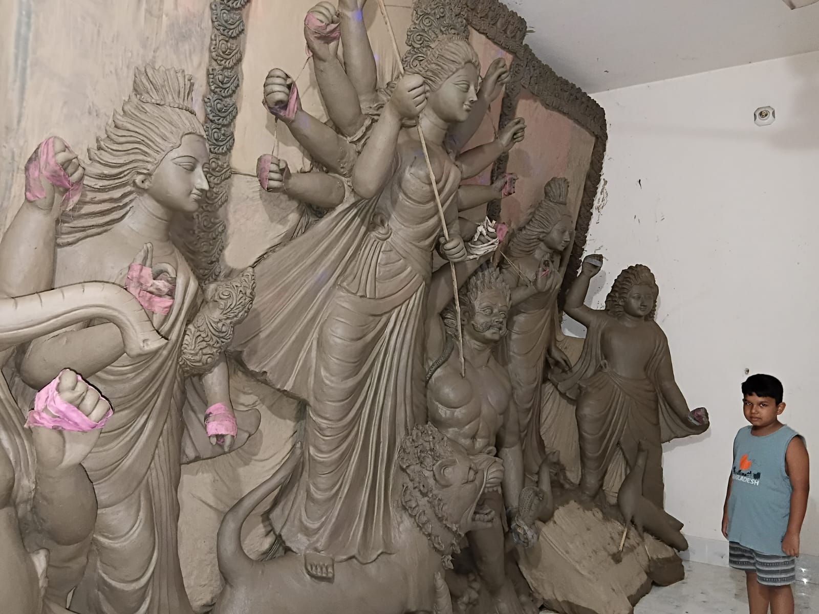 মোল্লাহাটে ৭৯ পূজামণ্ডপে দুর্গোৎসবের প্রস্তুতি, বড় গাওলায় ১০১ প্রতিমার আয়োজন