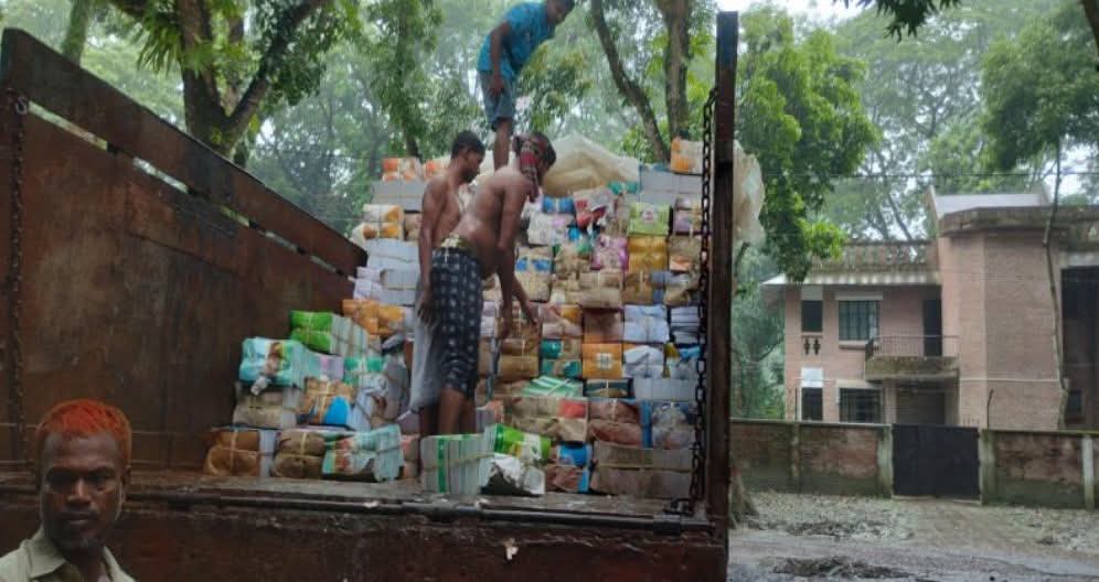 কলারোয়ায় সরকারি নতুন বই কেজি দরে বিক্রি, তদন্তের দাবি