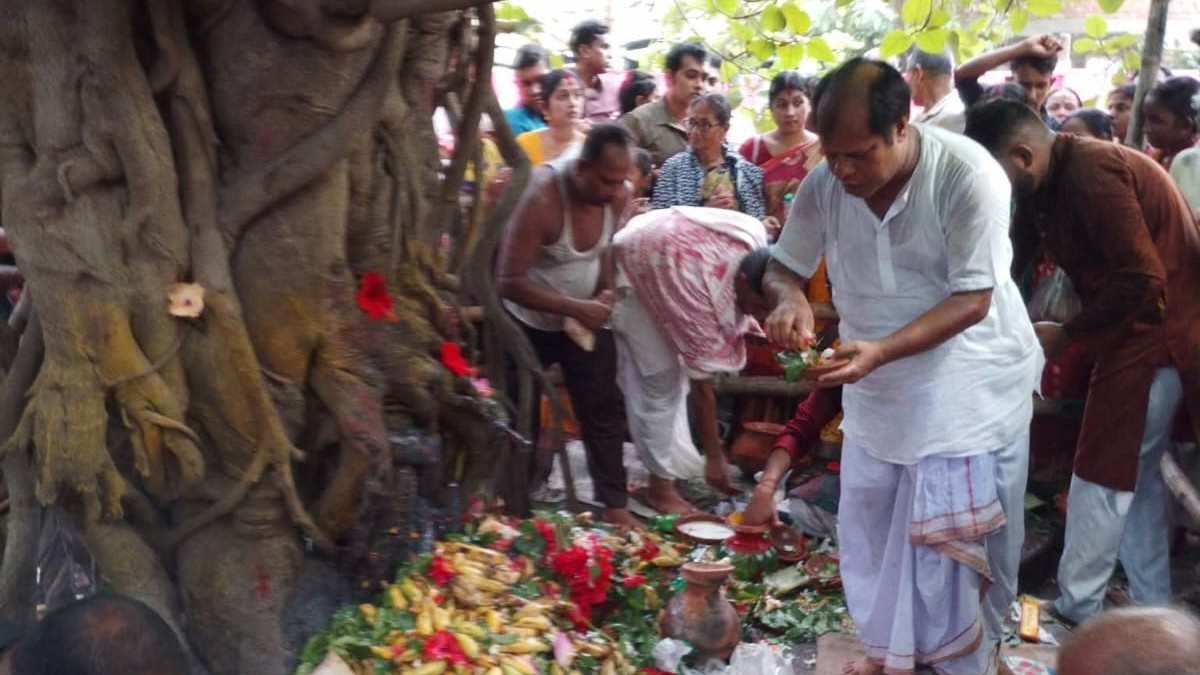 উৎসাহ-উদ্দীপনা আর আনন্দঘন পরিবেশে সাতক্ষীরায় বিশ্বকর্মা ও মনসা পূজা উদযাপন
