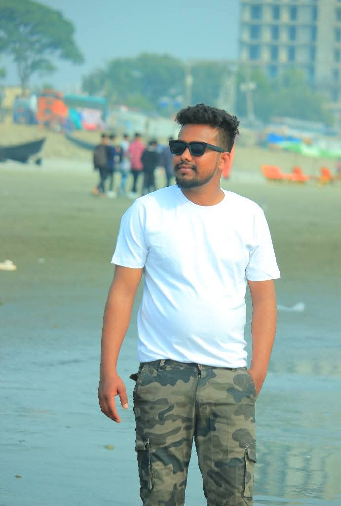 ​ক্লিনিকের চাকরির আড়ালে অনলাইন জুয়া ও মাদক কারবারি সিন্ডিকেট রকিবুলের