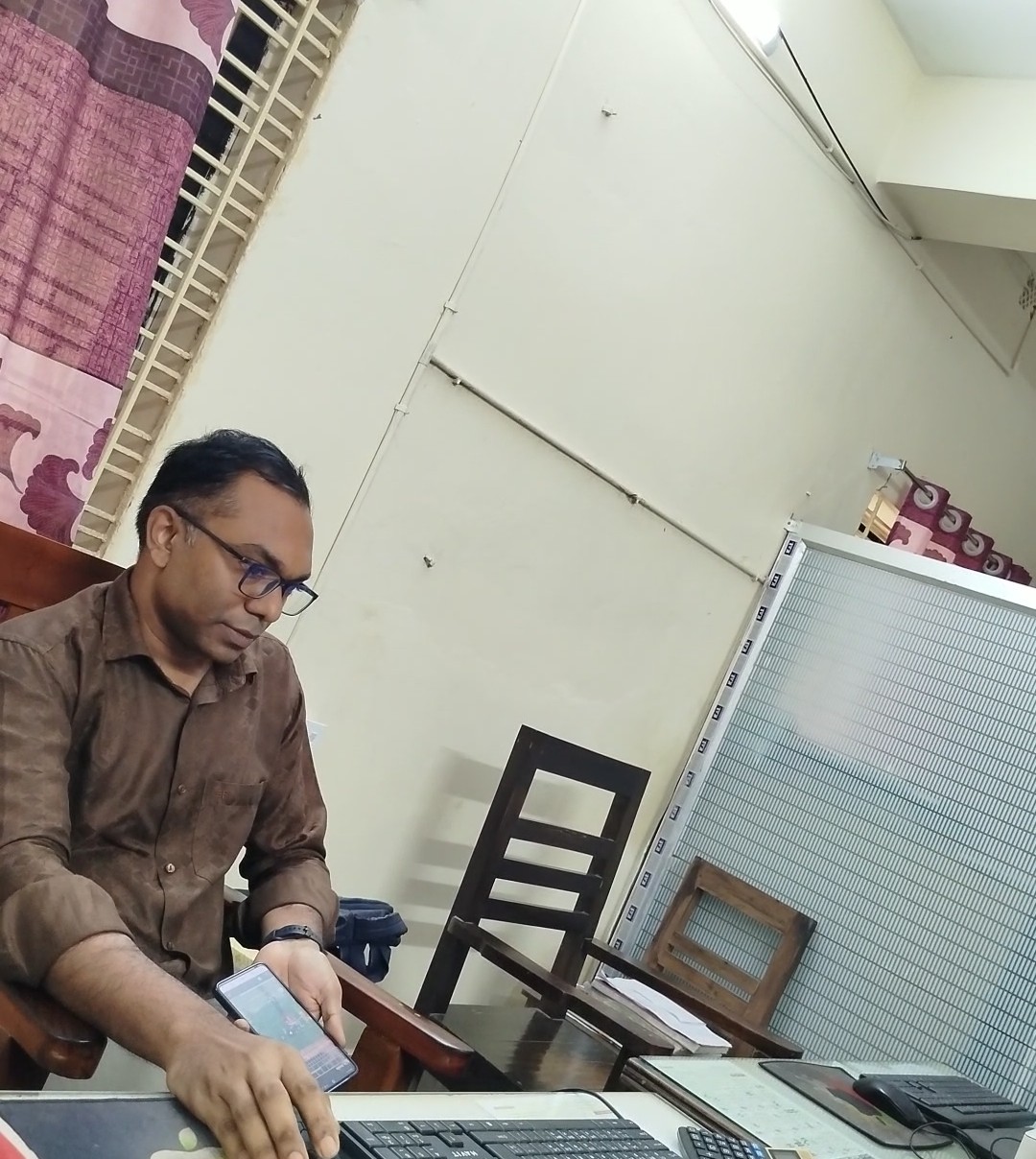 সাতক্ষীরা পৌর ভূমি অফিস এখন জাল দলিলে নামজারির আতুড়ঘর! এসিল্যান্ড নিরব ভূমিকায় কেন?