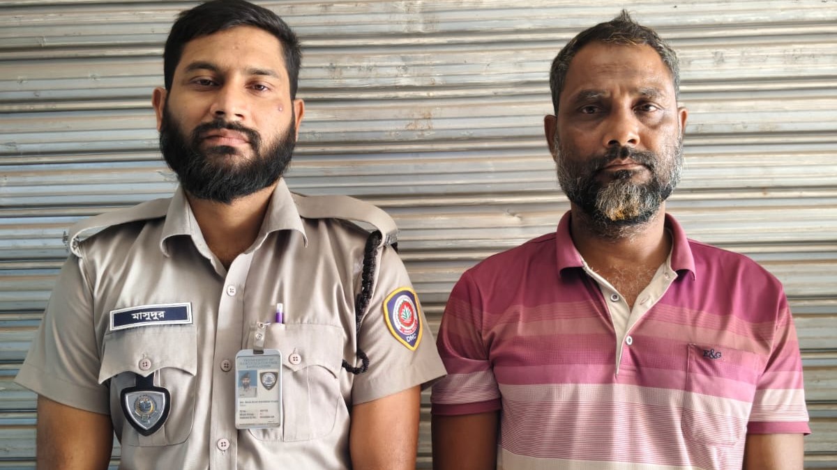 কালিগঞ্জে অভিযানে মাদকের গডফাদার ওবায়দুল্লাহ ইয়াবাসহ আটক