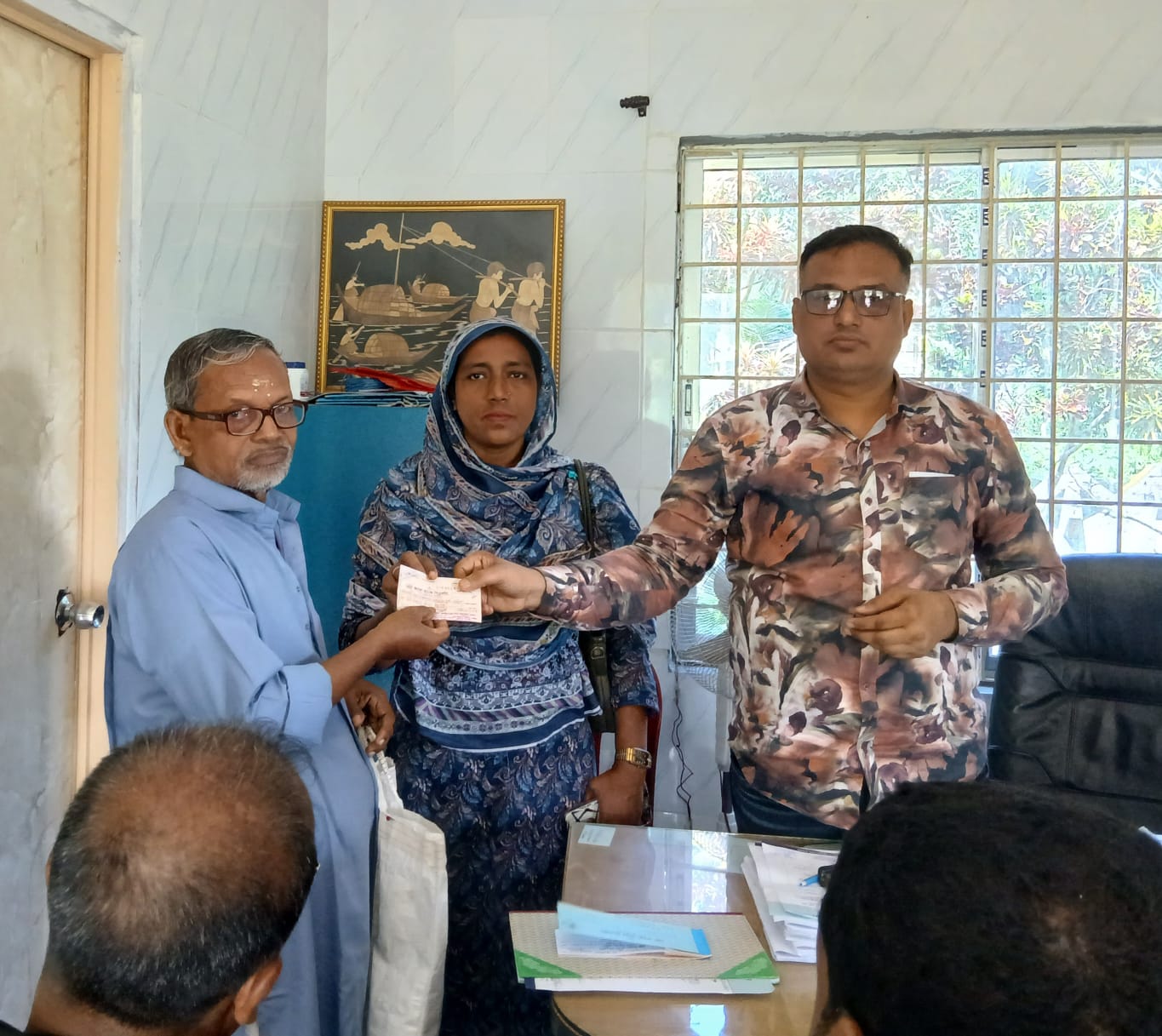 কালিগঞ্জে বিষ্ণুপুরে ৮টি মন্দিরে অনুদানের চেক বিতরণ