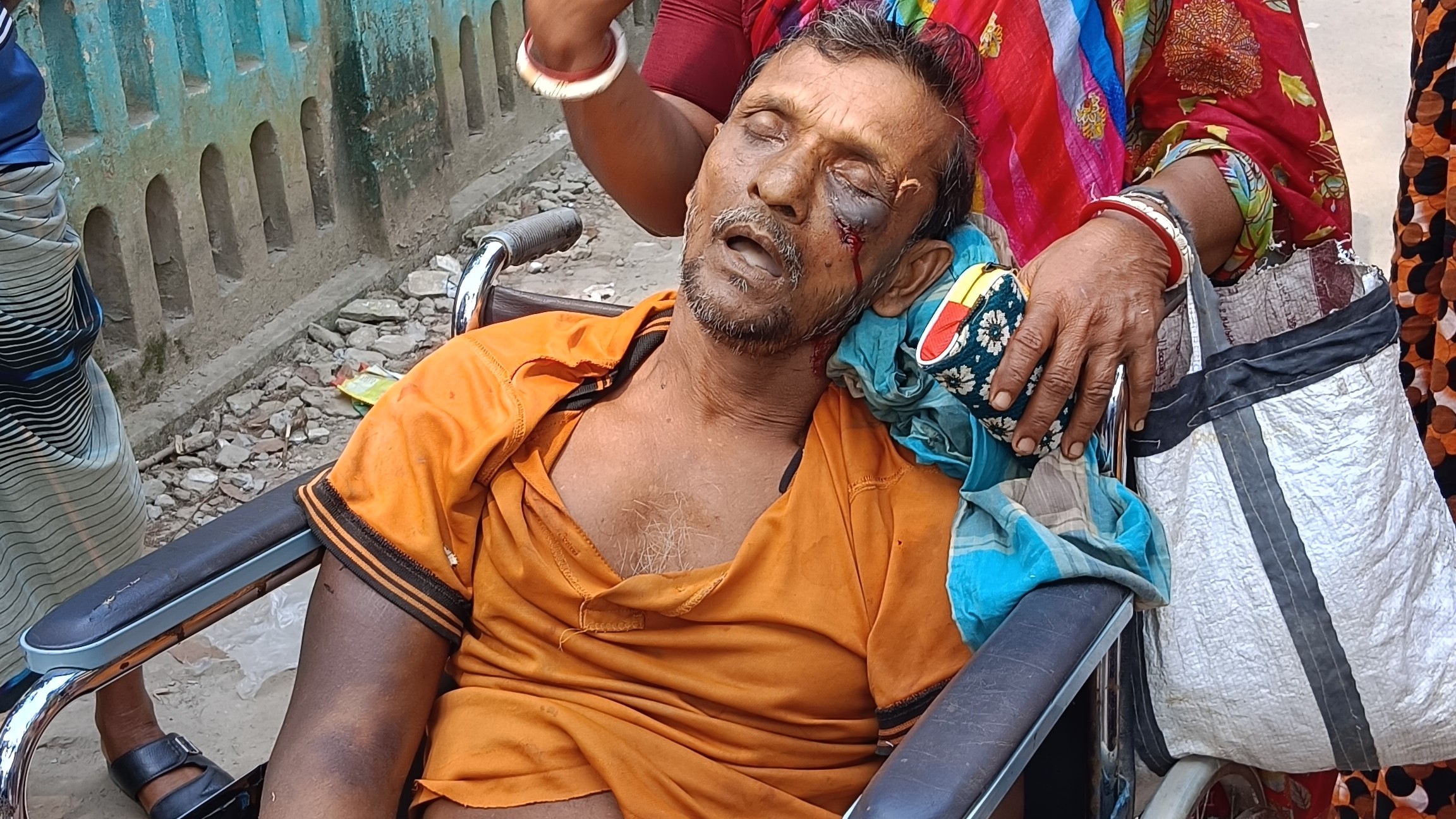 তালায় মাছ চুরির অভিযোগে মৎস্যজীবীকে পি-টি-য়ে হ*ত্যার অভিযোগ