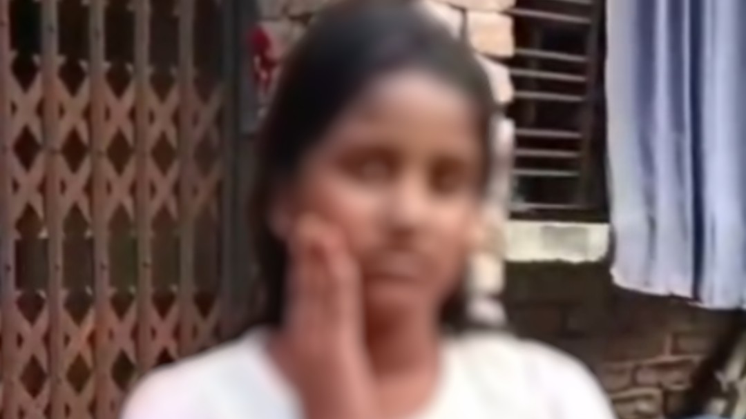 সাতক্ষীরায় মাদ্রাসা সুপারের বিরুদ্ধে শিক্ষার্থীকে যৌ*ন নি*পী*ড়ন ও কা-ম-ড়ে দেওয়ার অভিযোগ, ‘ক্ষমার’ গুঞ্জন