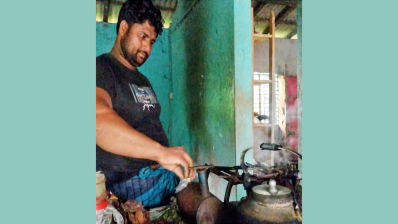 চা-ব্যবসার আড়ালে চুরি,ডাকাতি, মৎস্য ঘের লুটপাট, টিকেটে ইব্রাহিম মোল্লা এখন মাদক সম্রাট